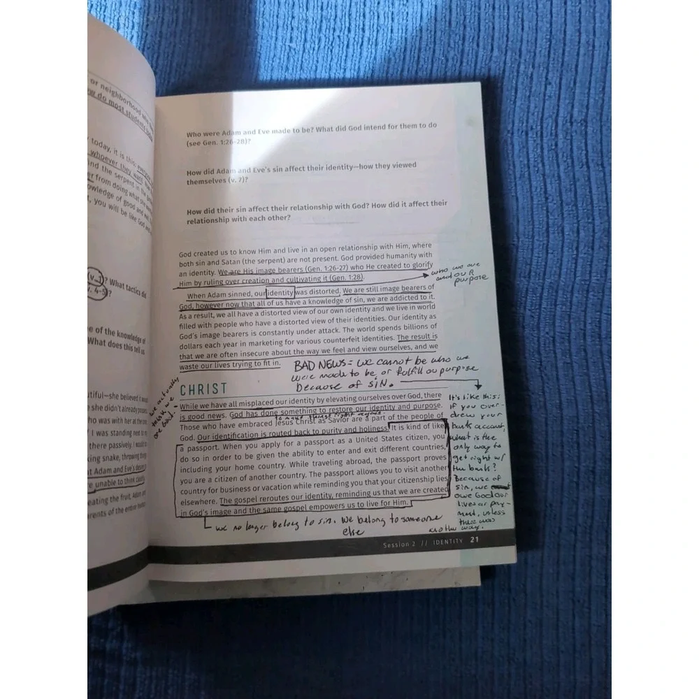 LifeWay Authentic Love Bible‎ Study Leader Kit Girls/Guys Christ (Has Writing)